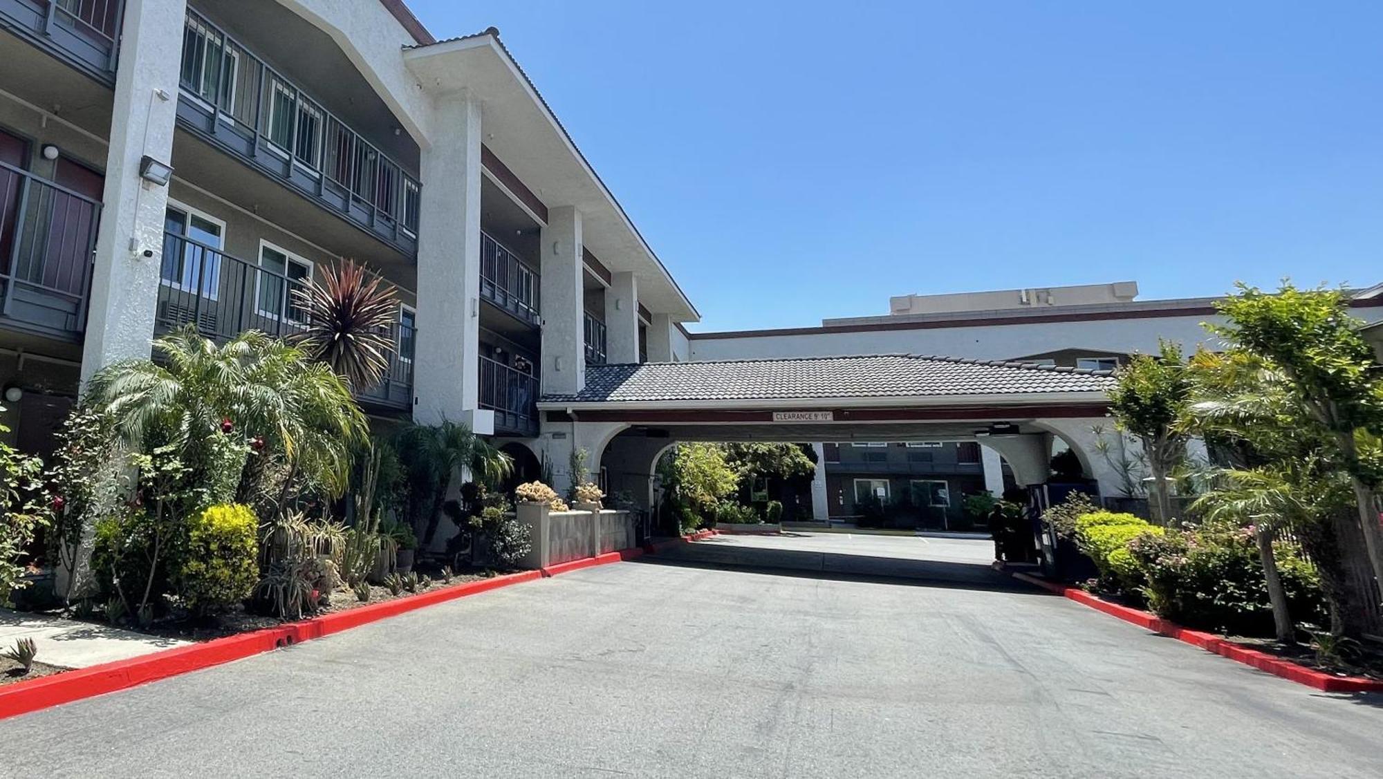 Quality Inn Ontario Airport Convention Center Екстериор снимка