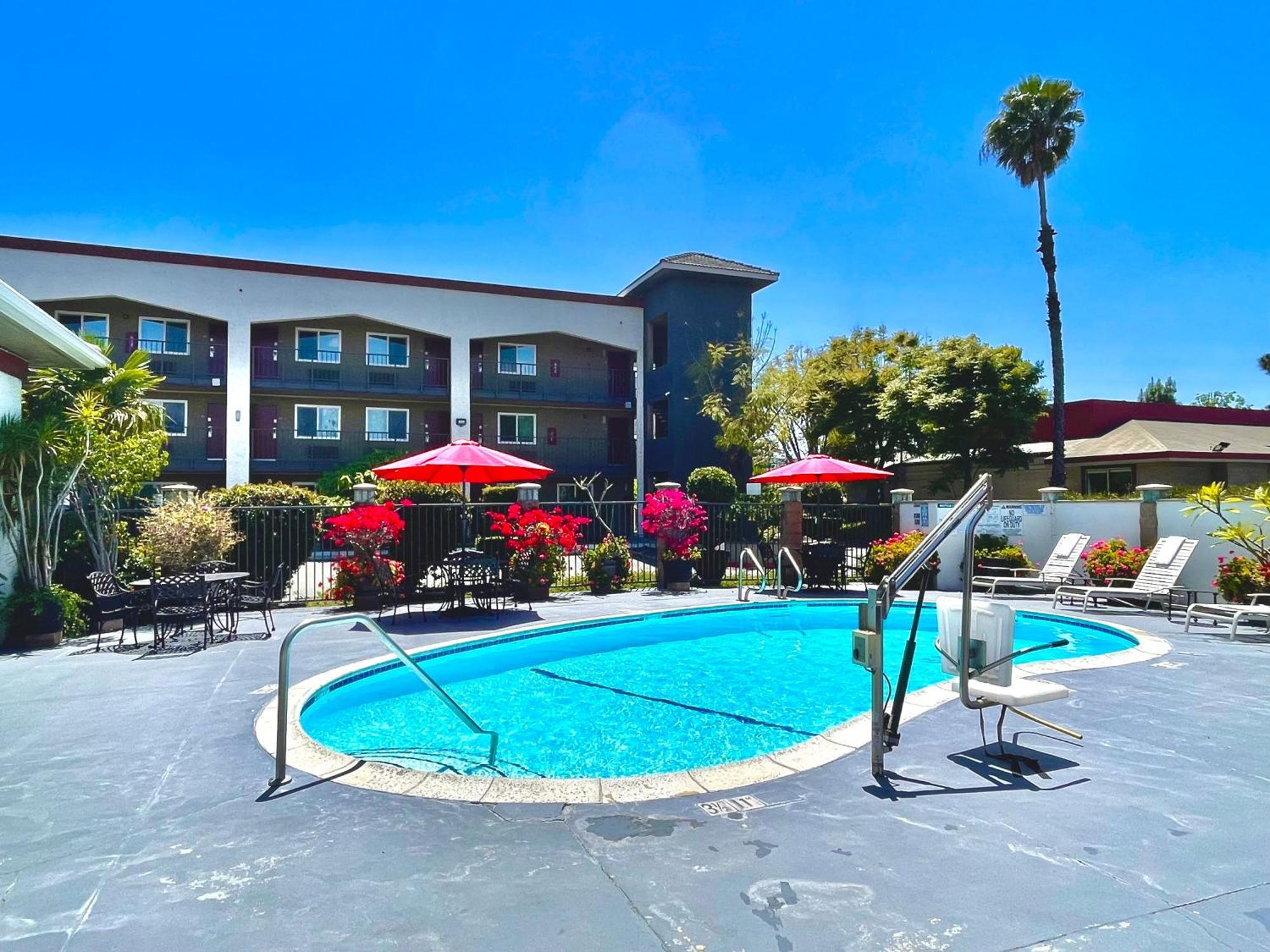 Quality Inn Ontario Airport Convention Center Екстериор снимка