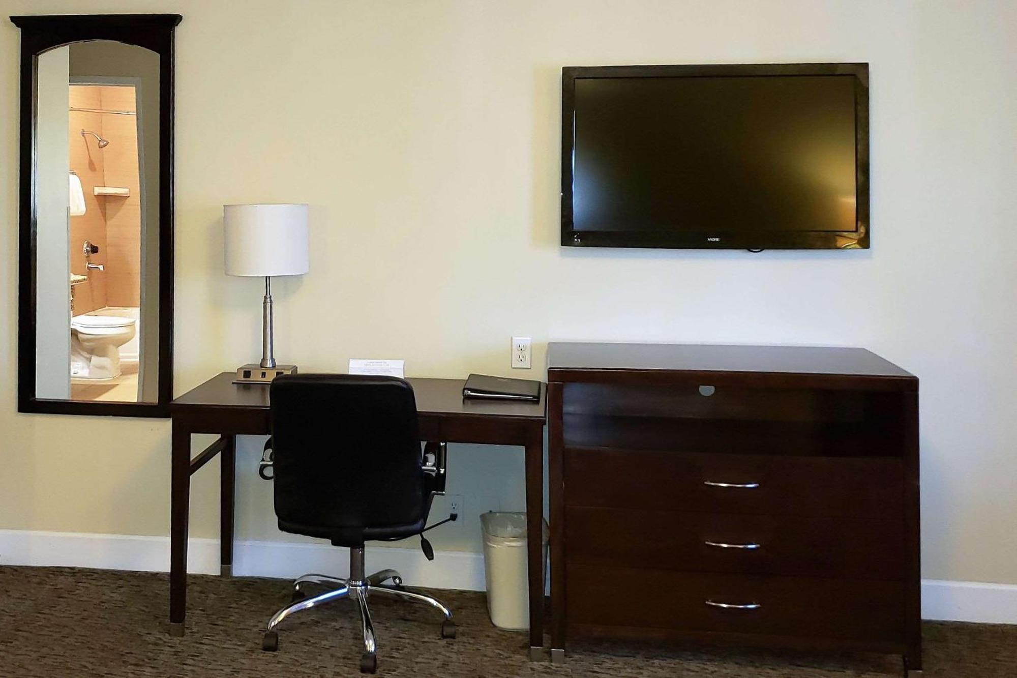 Quality Inn Ontario Airport Convention Center Екстериор снимка