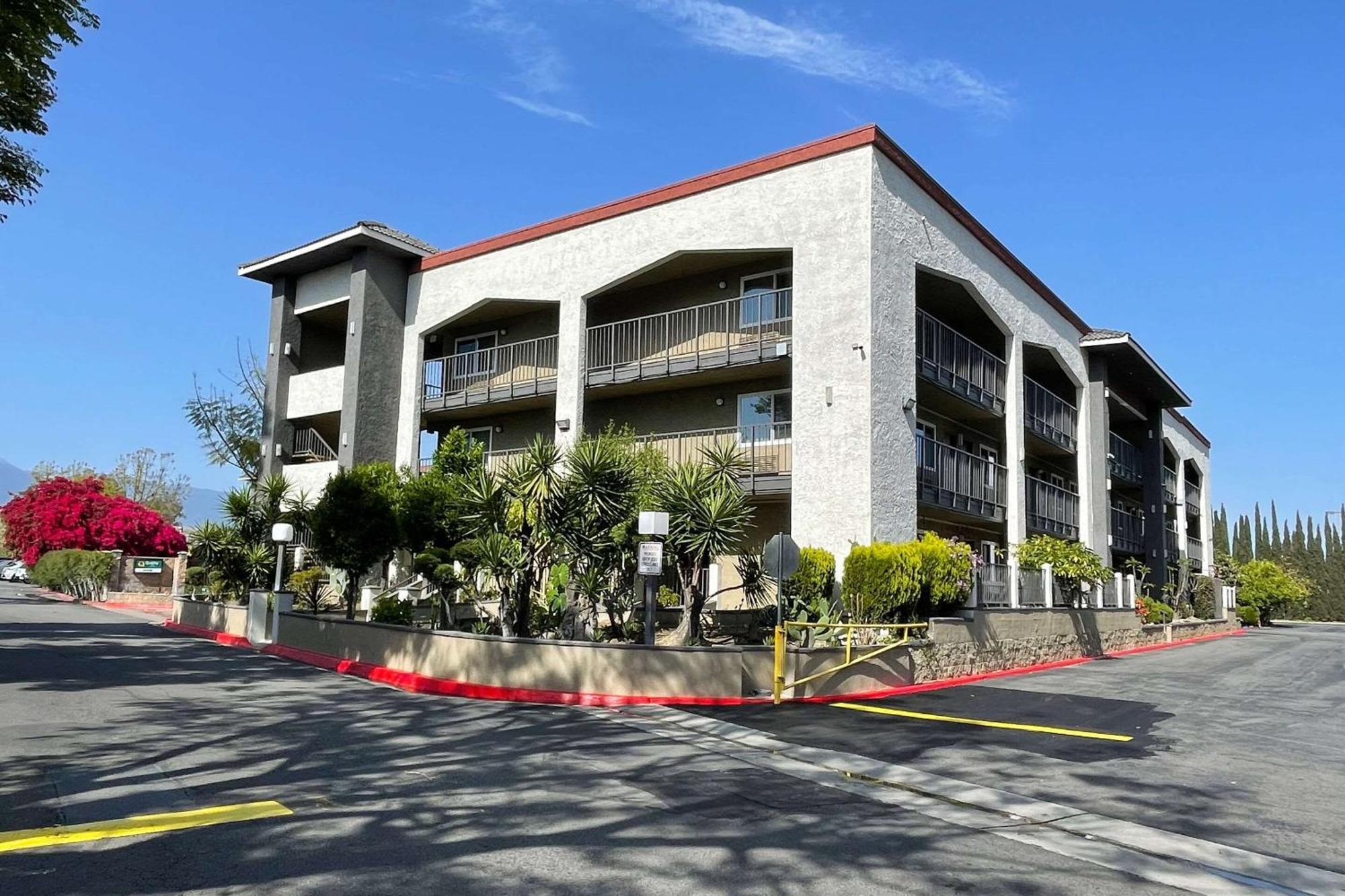 Quality Inn Ontario Airport Convention Center Екстериор снимка