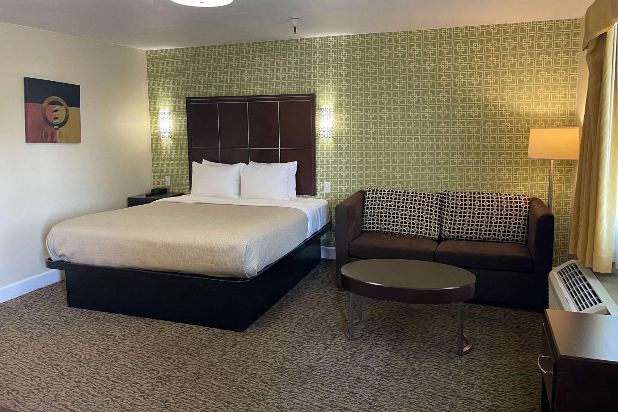 Quality Inn Ontario Airport Convention Center Екстериор снимка