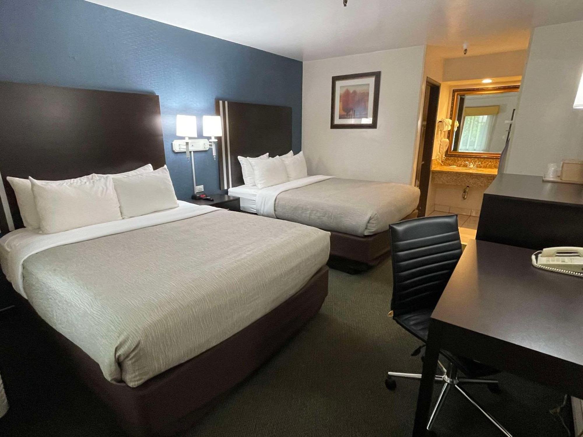 Quality Inn Ontario Airport Convention Center Екстериор снимка