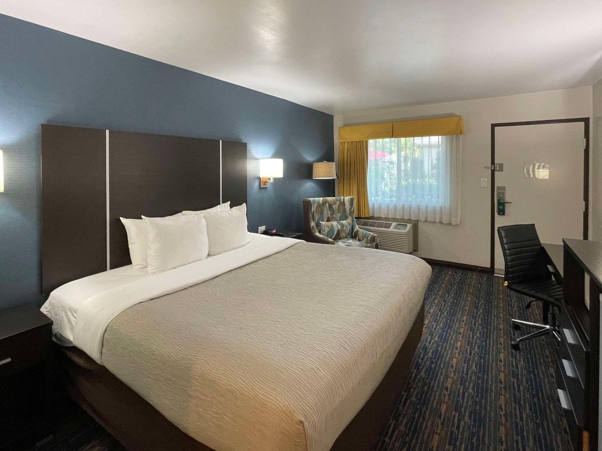 Quality Inn Ontario Airport Convention Center Екстериор снимка